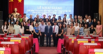 Khai giảng Lớp đào tạo luật sư phục vụ hội nhập Quốc tế