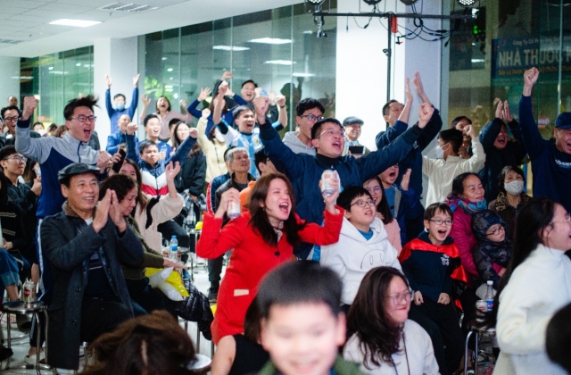 T&amp;amp;T Homes tổ chức xem World Cup cho h&agrave;ng ngh&igrave;n cư d&acirc;n