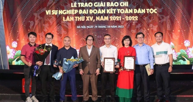 Báo Pháp luật Việt Nam được vinh danh tại Lễ trao Giải báo chí 'Vì sự nghiệp Đại đoàn kết toàn dân tộc'