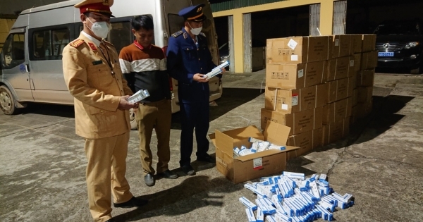 Quảng Ninh: Phát hiện xe ô tô chở khối lượng lớn bộ kit test Covid-19 không rõ nguồn gốc, xuất xứ