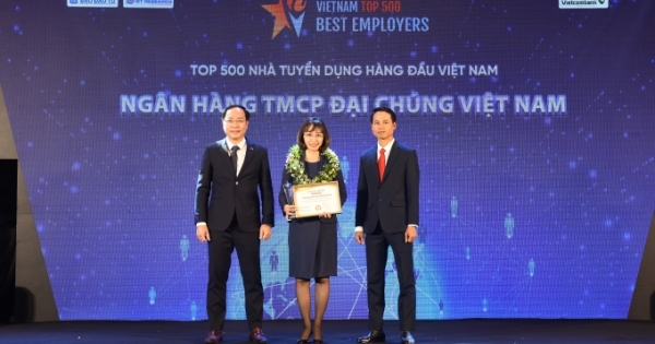 PVcomBank được vinh danh trong Top 500 Nhà tuyển dụng hàng đầu Việt Nam 2022