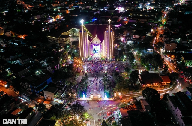 Kh&ocirc;ng kh&iacute; người d&acirc;n đ&oacute;n Gi&aacute;ng sinh vui tươi, ấm &aacute;p tr&ecirc;n khắp cả nước