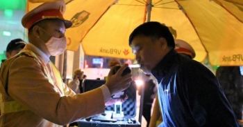 Xử lý thế nào đối với tài xế vi phạm nồng độ cồn còn “đòi kiện CSGT”?