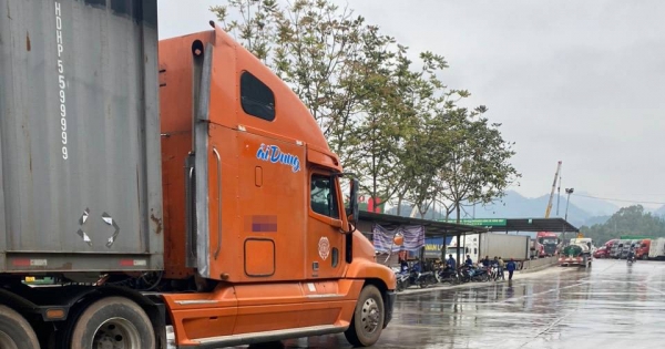 Tổng cục Hải quan đề nghị không giải quyết thủ tục hải quan đối với xe quá tải