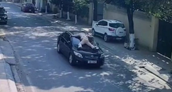 Vĩnh Phúc: Tạm giữ hình sự Phó giám đốc trung tâm giáo dục thường xuyên hất CSGT lên nắp ca pô