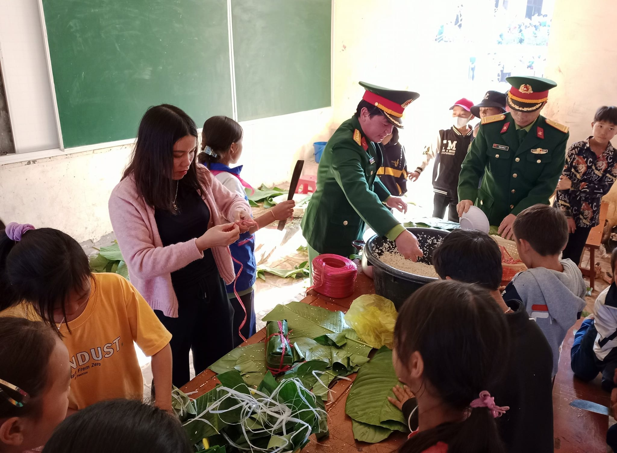 320511424_881687106304629_2292406744574334878_n