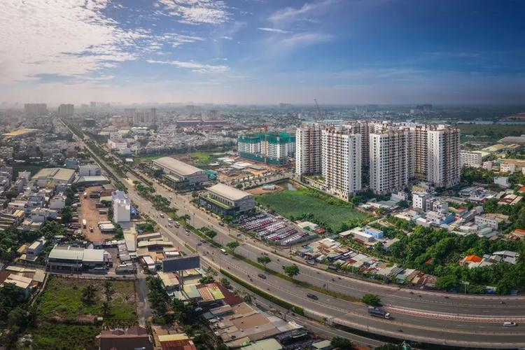 Akari City tọa lạc trên trục đại lộ Võ Văn Kiệt  