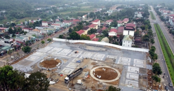 Đẩy nhanh tiến độ xây dựng các công trình chào mừng 20 năm thành lập huyện Quang Bình