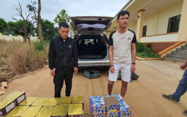 Đắk Lắk: Bắt 2 đ&ocirc;́i tượng mua hơn 1,2 tạ pháo n&ocirc;̉ từ Bình Phước v&ecirc;̀ Đắk Lắk bán ki&ecirc;́m lời