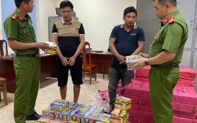  Đắk Lắk: Ph&aacute;t hiện đối tượng vận chuyển hơn 400kg ph&aacute;o nổ