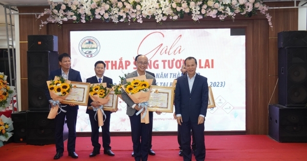 Phóng viên Báo Pháp luật Việt Nam nhận Bằng khen từ UBND tỉnh Bắc Giang