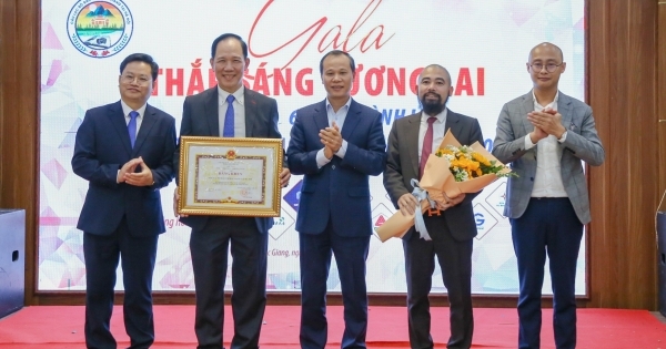 CLB Báo chí Bắc Giang tại Hà Nội tổ chức thành công Gala 6 năm kỷ niệm