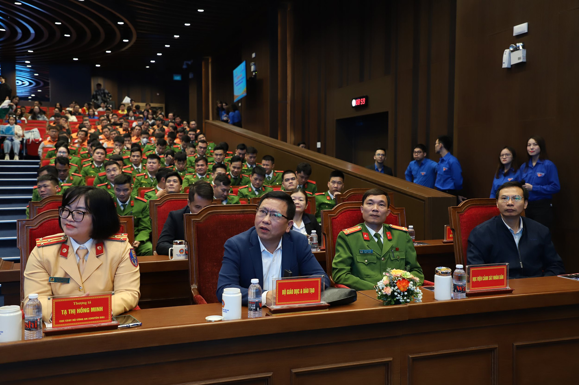 Đại diện Cục CSGT, Bộ Giáo dục và Đào tạo, Học viện Cảnh sát nhân dân tham gia chương trình.