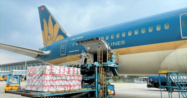 Liên tục thua lỗ, thu nhập của lãnh đạo Vietnam Airlines vẫn tăng đều