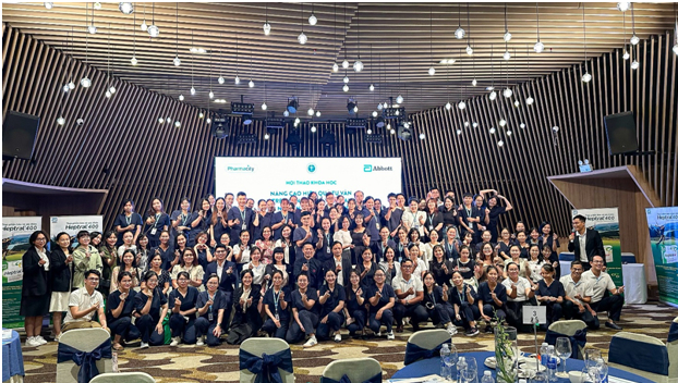 Dược sĩ Pharmacity nâng cao chuyên môn tư vấn bệnh nhân viêm gan và phụ nữ tiền mãn kinh