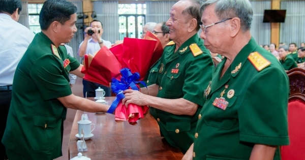 Đồng Nai họp mặt các tướng lĩnh và cán bộ cao cấp quân đội nghỉ hưu