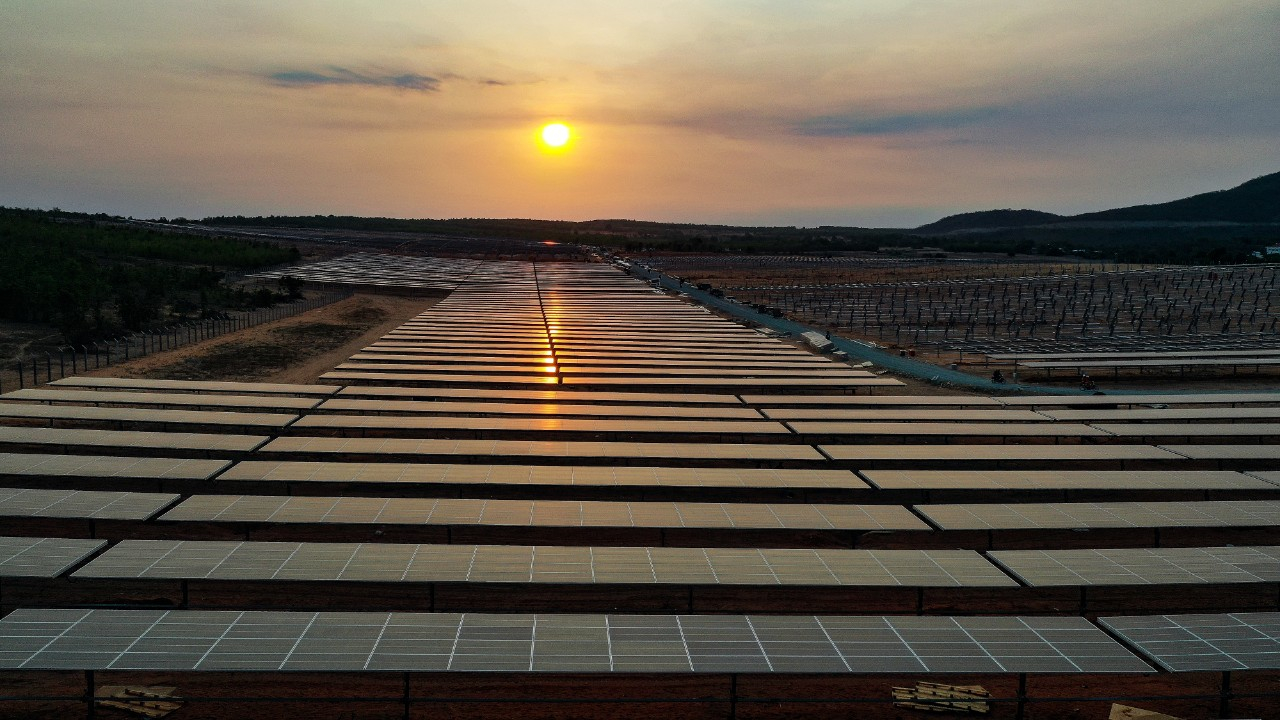 818f25a4334cd112885d(1)