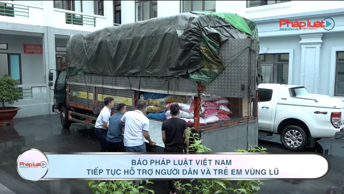 Báo Pháp luật Việt Nam tiếp tục hỗ trợ người dân và trẻ em vùng lũ