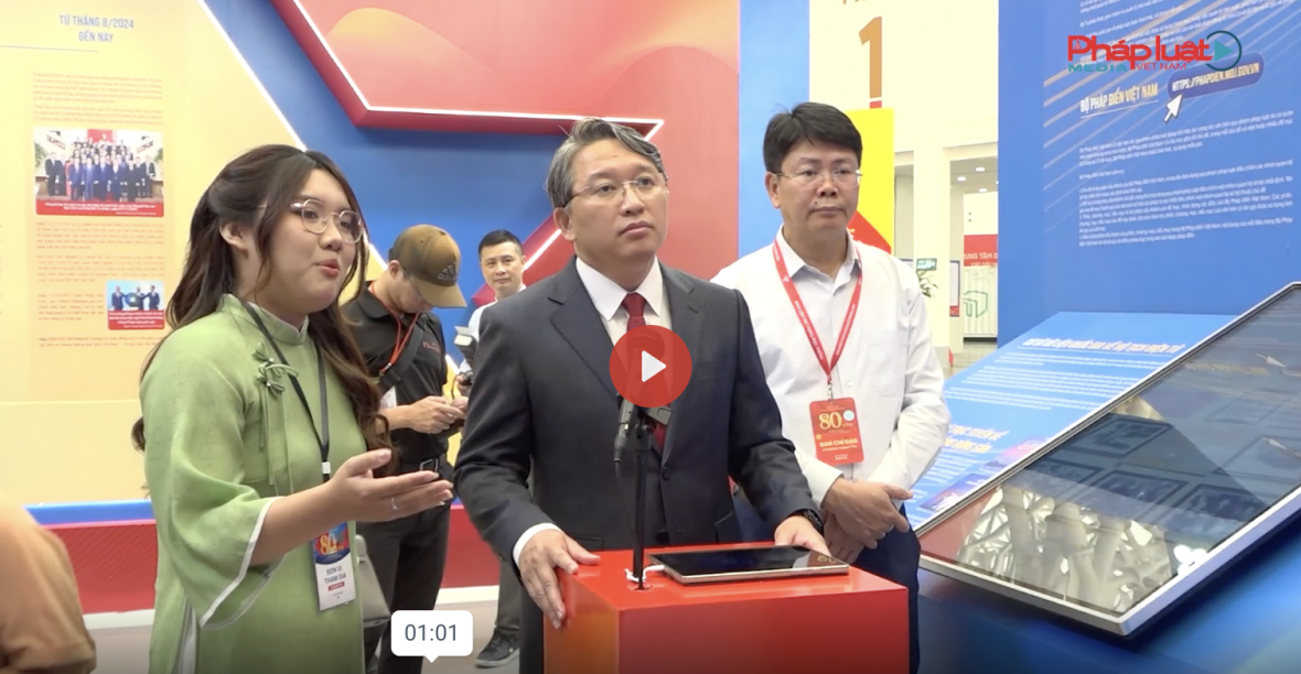 Bộ trưởng Nguyễn Hải Ninh đánh giá cao công tác chuẩn bị không gian trưng bày Bộ Tư pháp