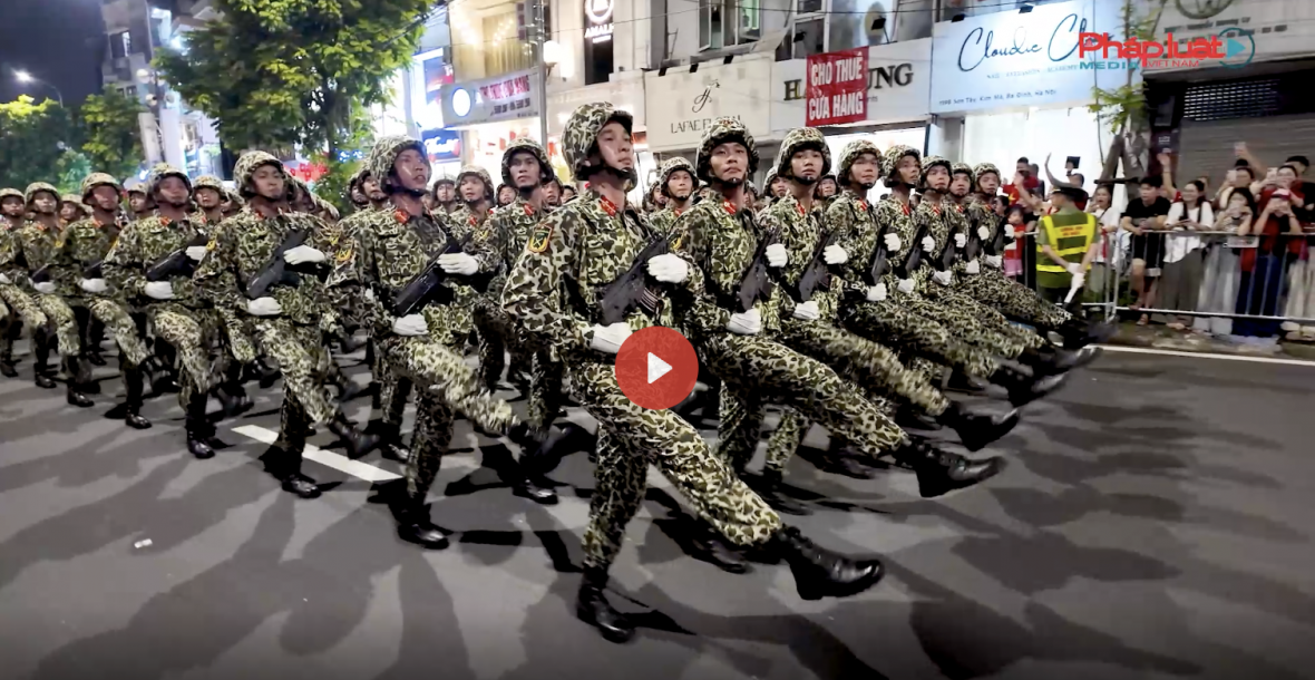Khối Đặc công trong buổi sơ duyệt A80: Sải bước hiên ngang, nối dài truyền thống “xuất quỷ nhập thần”