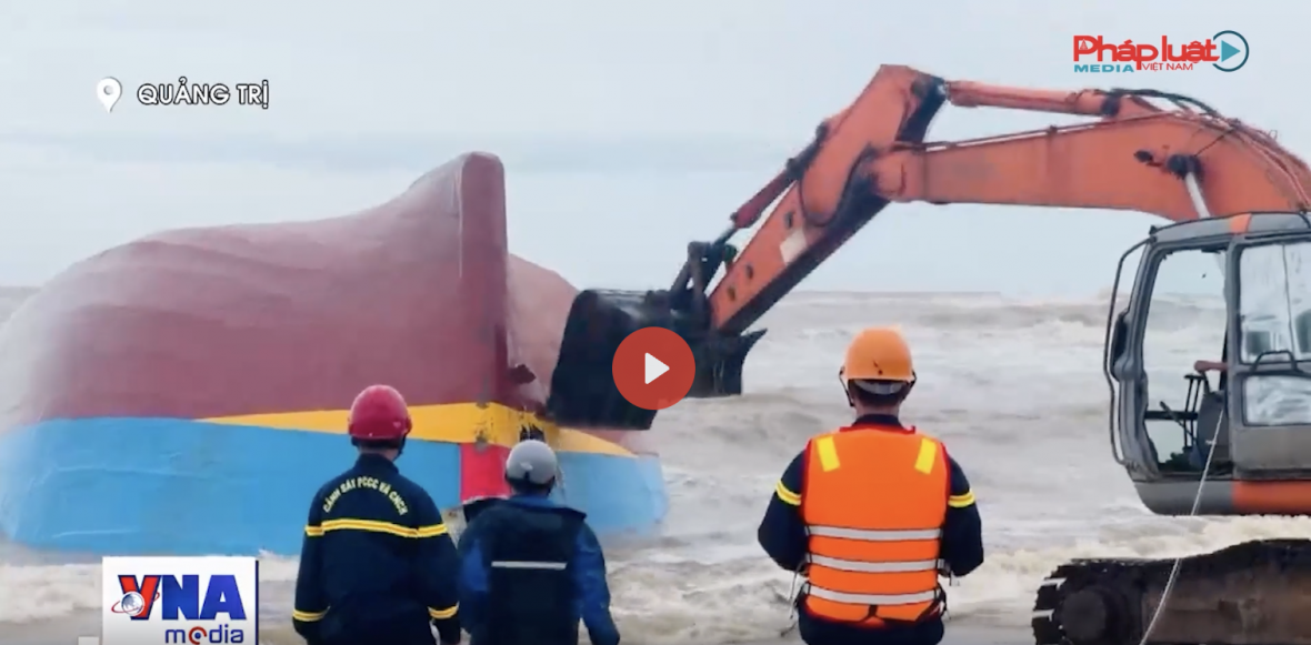 Vụ chìm tàu ở cửa Gianh (Quảng Trị): Phát hiện 2 thi thể trôi dạt vào bờ