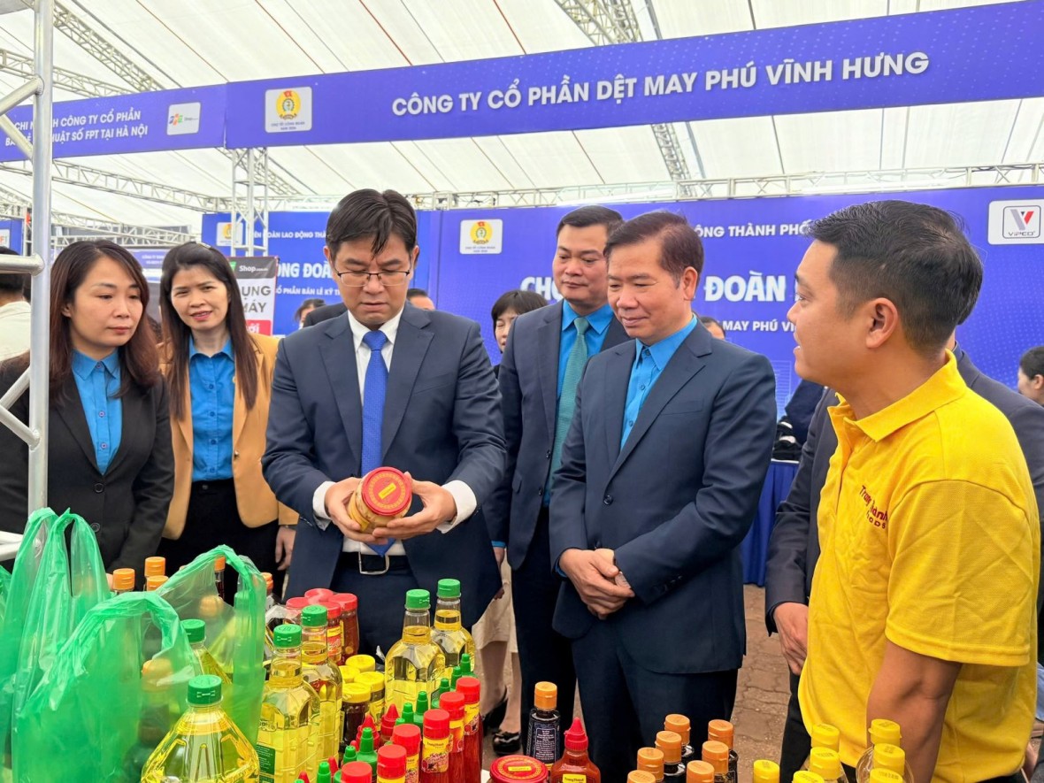 Bản tin tổng hợp 01/02: ‘Chợ Tết Công đoàn’ ấm áp nghĩa tình, lan tỏa niềm vui đến công nhân Thủ đô