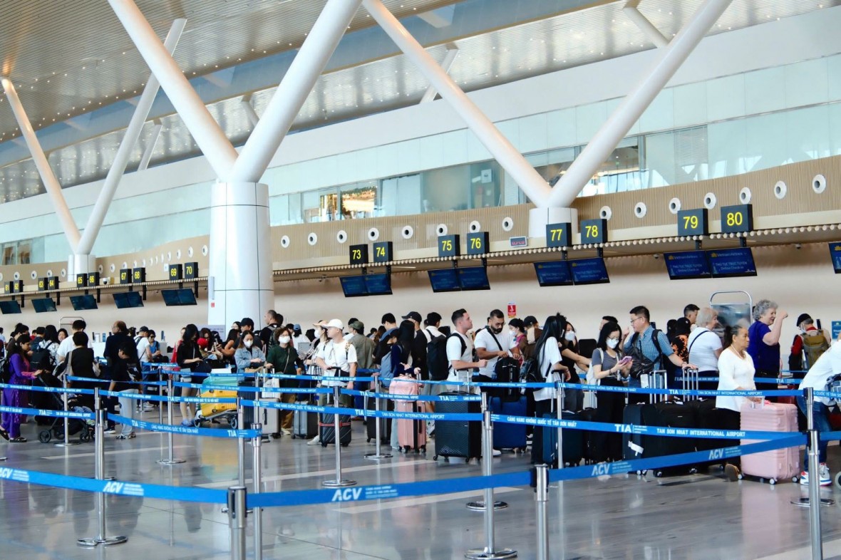 Bản tin tổng hợp 08/02: Sân bay Tân Sơn Nhất dự kiến đón 145.000 hành khách/ngày dịp Tết Bính Ngọ 2026