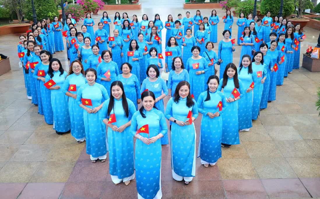 Bản tin tổng hợp 08/03: Phụ nữ cả nước hưởng ứng "Tuần lễ Áo dài"